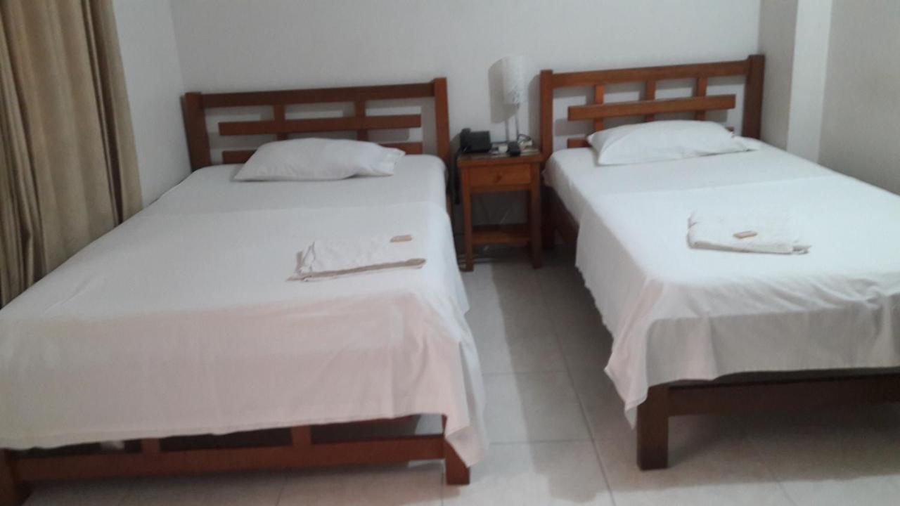 Hotel Comercial Neiva ネイバ エクステリア 写真